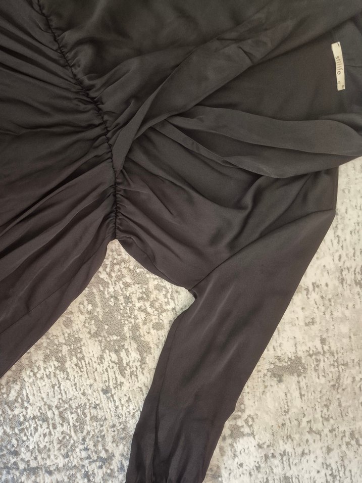 Siyah Uzun Kollu V Yaka Siyah Elbise - Görsel 3