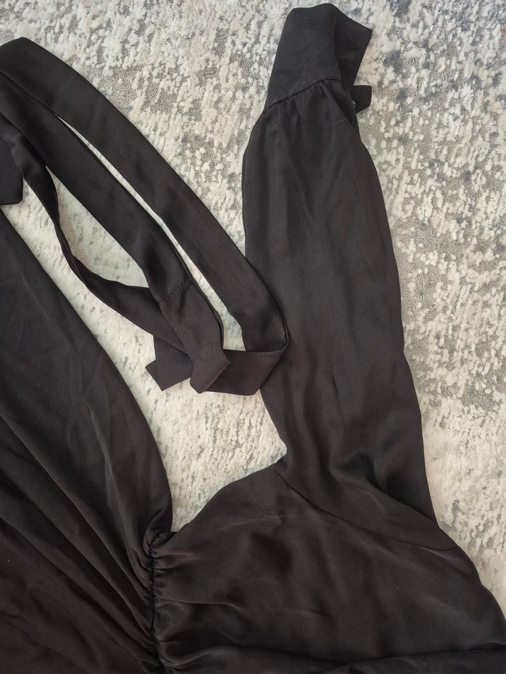 Siyah Uzun Kollu V Yaka Siyah Elbise - Görsel 4