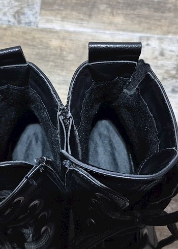 Siyah Deri Goth Kadın Botları - Görsel 3