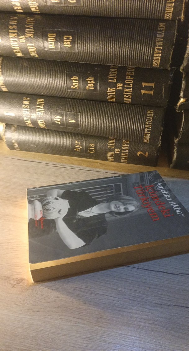 İçimdeki Türkiyem - Anjelika Akbar - Görsel 3