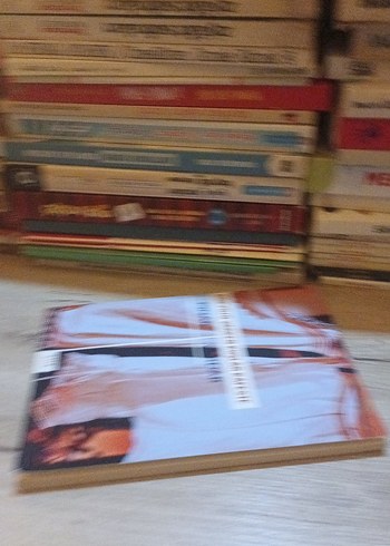 Gökyüzü Varken Kuşlar Kafeste - Pınar İrdar - Görsel 3