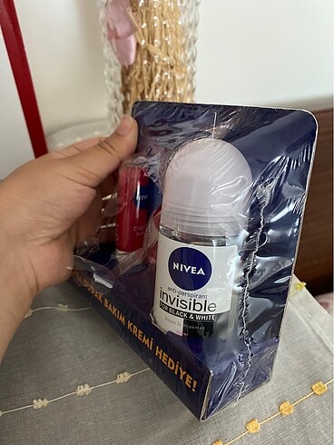 Nivea Nivea bayan deo roll on (dudak kremi)