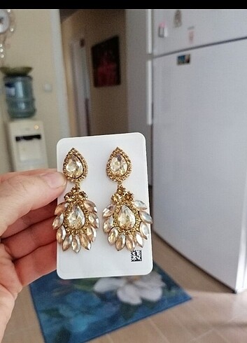 Taşlı küpe 