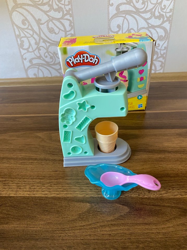 Play-Doh Mini Dondurma Oyun Hamuru Seti - Görsel 3
