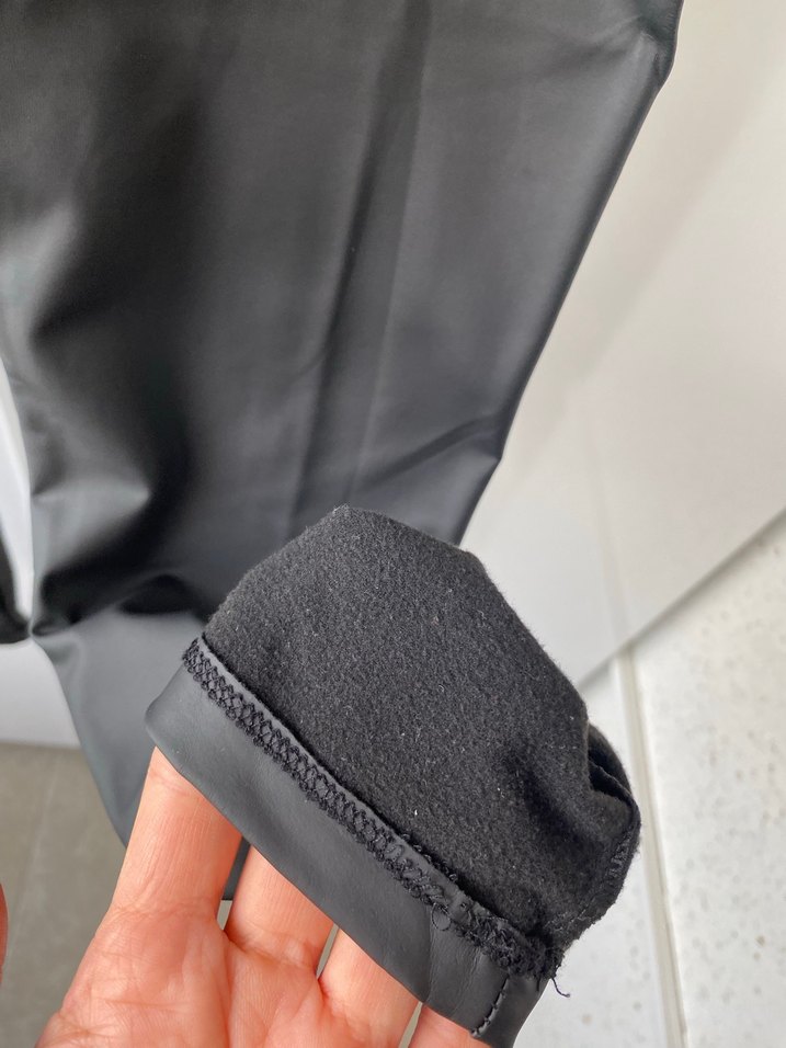 Siyah Deri Görünümlü Kadın Tayt - Görsel 3