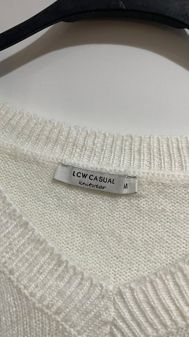 Beyaz V Yaka Örgü Kadın Kazak - Görsel 2