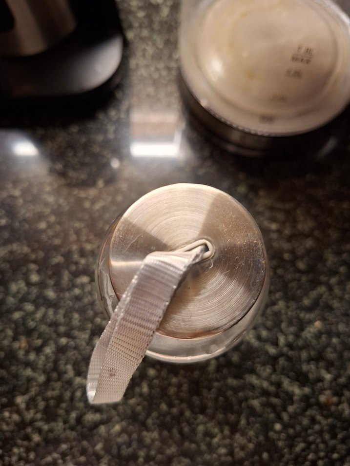 Siyah Kapaklı Şeffaf Su Şişesi - Görsel 2