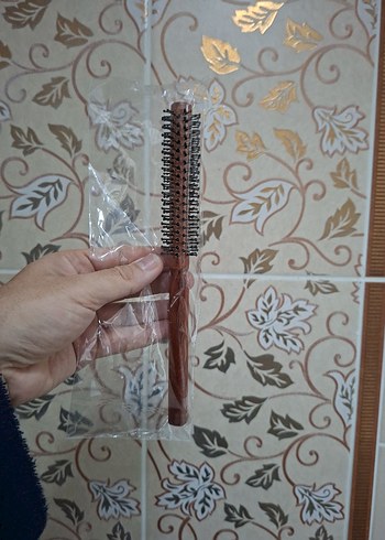 Çeşitli Tarak ve Saç Fırçası Seti - Görsel 3