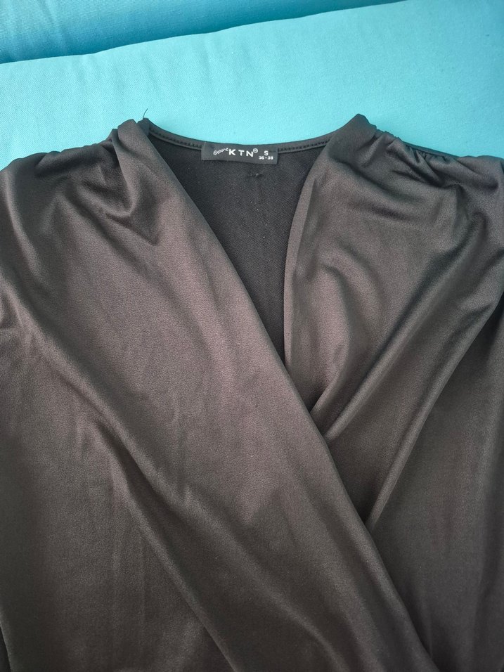 Siyah  saten V Yakalı Drapeli Bluz - Görsel 2