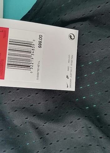 l Beden Nike kadin sporcu takimi...