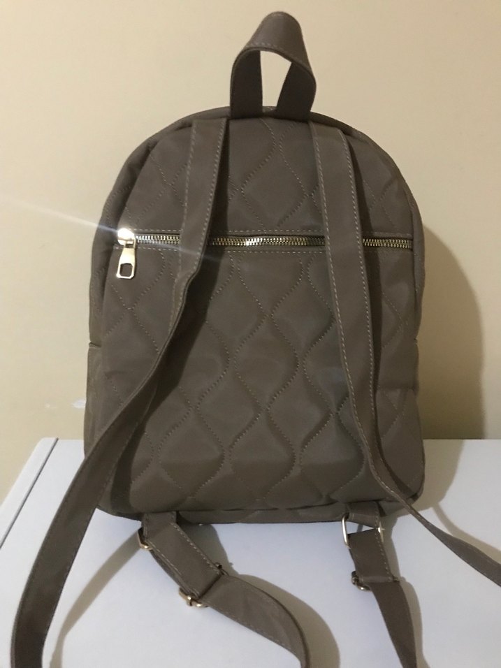 Kemer Detaylı krem Kadın Deri Sırt Çantası - Görsel 3