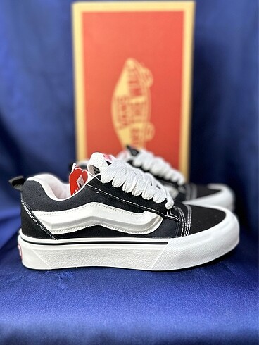 VANS KNU SKOOL