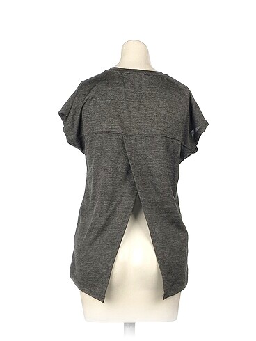 s Beden LC Waikiki T-shirt %70 İndirimli.