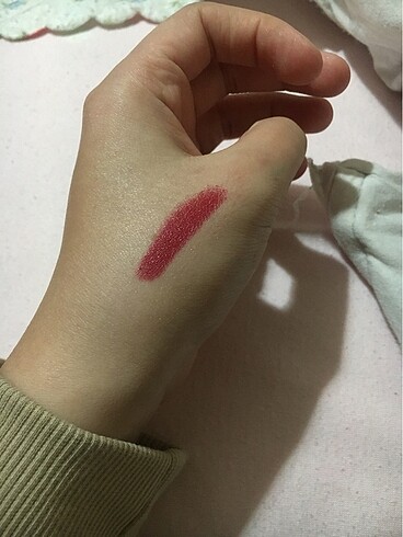 Beden bordo Renk maybelline new york color sensational ruj