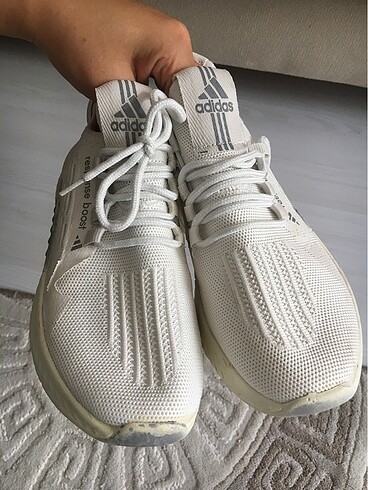 37 Beden beyaz Renk Adidas spor ayakkabı