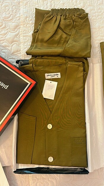 Pierre Cardin pijama takımı yeni etiketli sıfır ipek saten