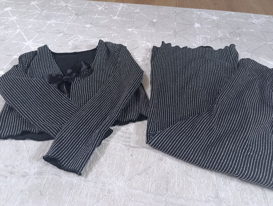 Kız Çocuk Pilili Uzun Kollu Siyah Bolero - Görsel 4