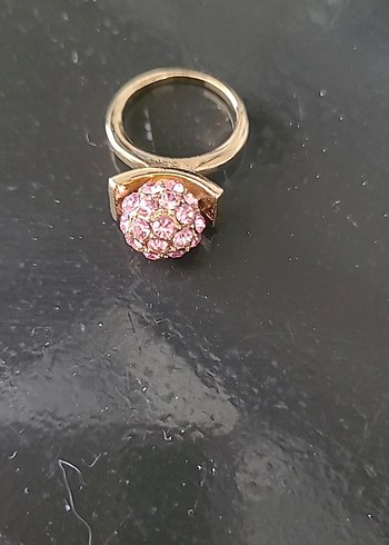 Pembe Pul Detaylı Kadın Yüzük