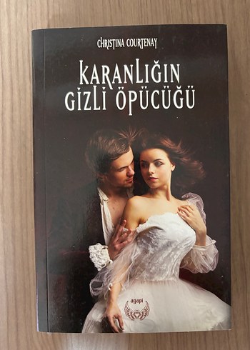 Karanlığın Gizli Öpücüğü - Christina Courtenay