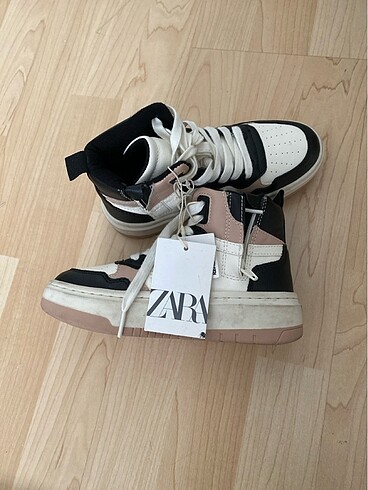 30 Beden beyaz Renk Zara 30 Numara Kız Çocuk Ayakkabı