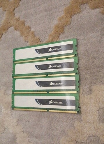  Beden RAM 2GB CORSAİR 4 Adet 2x4