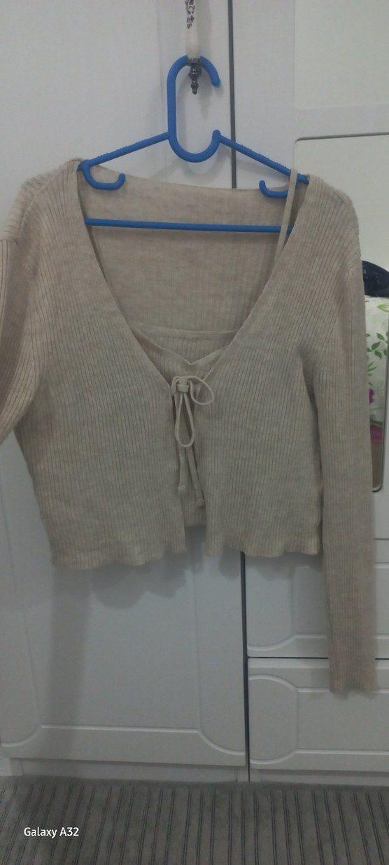 Bej V Yaka Örgü Mini Kadın Kazak - Görsel 4