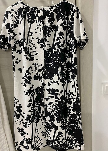 Siyah Beyaz Baskılı Midi Elbise - Görsel 2