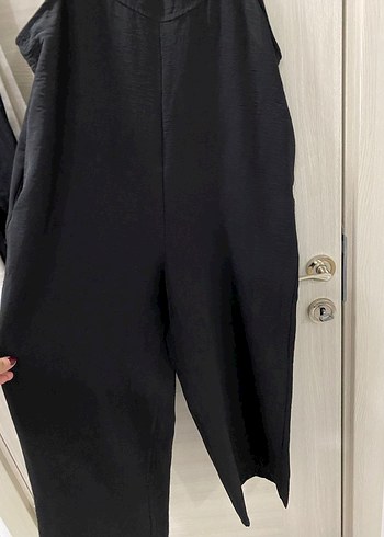 Kadın Siyah Keten Askılı Midi Tulum - Görsel 3
