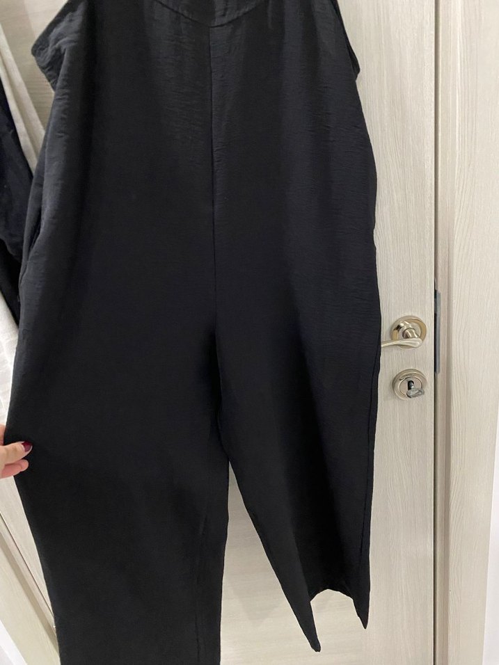 Kadın Siyah Keten Askılı Midi Tulum - Görsel 3