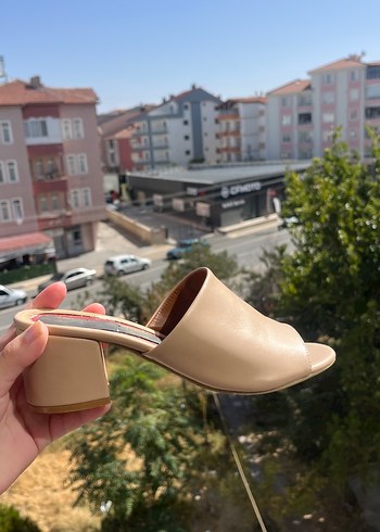 Nine West Bej Topuklu Kadın Terlik