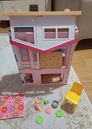 Beden Barbi portatif evi
