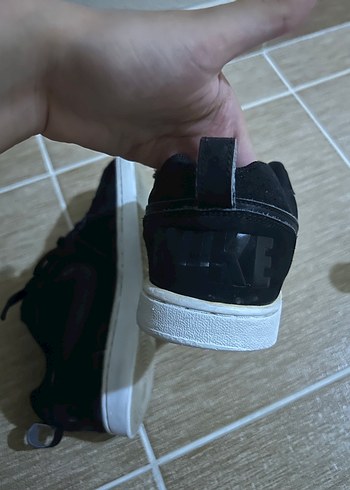 Nike Siyah Bağcıklı Kadın Spor Ayakkabı