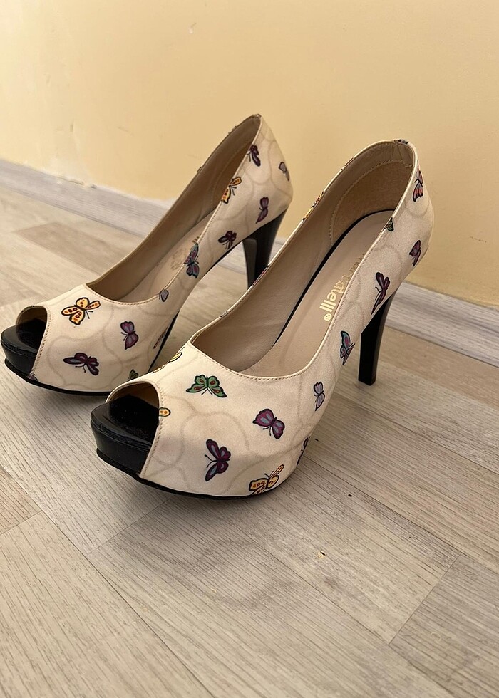 Topuklu ayakkabı - Görsel 2