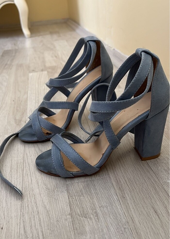 Topuklu ayakkabı - Görsel 2