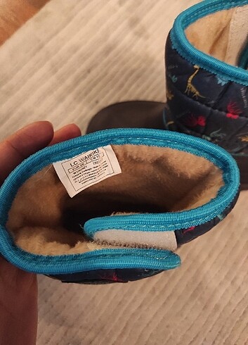 LC Waikiki Çocuk kar botu