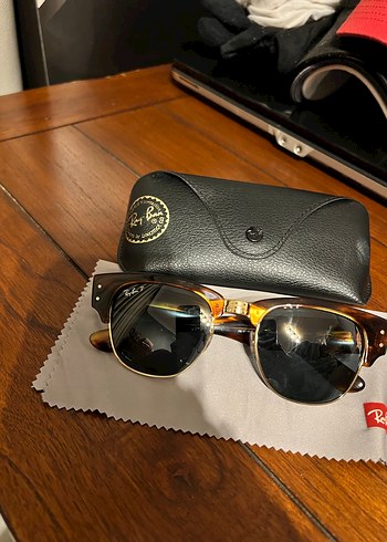Ray Ban