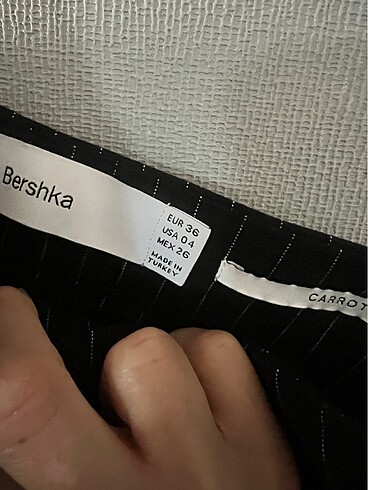 36 Beden siyah Renk Bershka Çizgili Kumaş Pantolon