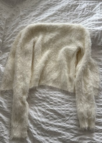 Beyaz Tüylü Kadın Hırka - Görsel 3