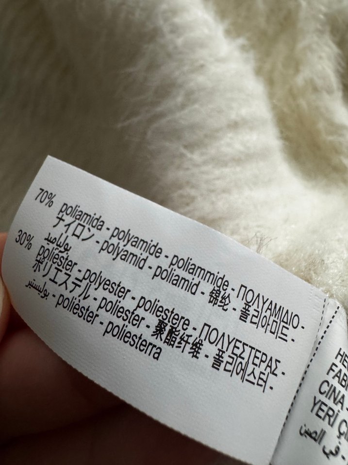 Beyaz Tüylü Kadın Hırka - Görsel 4