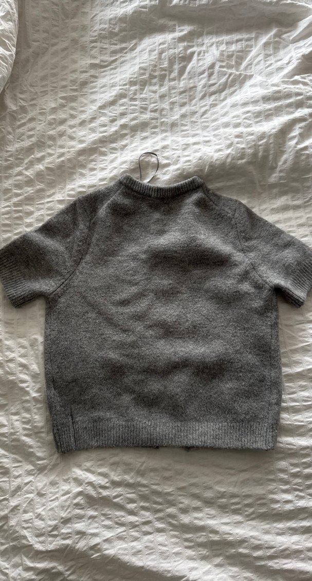 Gri Düğmeli Kısa Kollu Kadın Hırka - Görsel 3