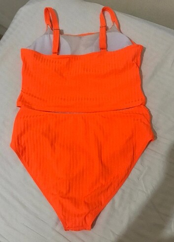 Diğer Bikini.