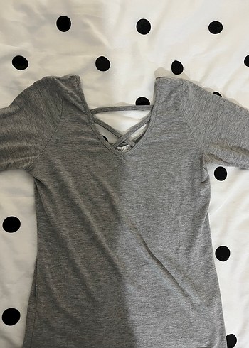 Gri bluz çapraz askılı - Görsel 4