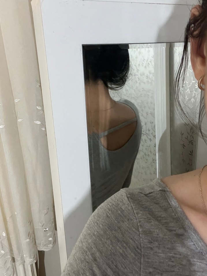 Gri bluz çapraz askılı - Görsel 3