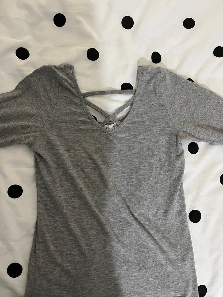 Gri bluz çapraz askılı - Görsel 4