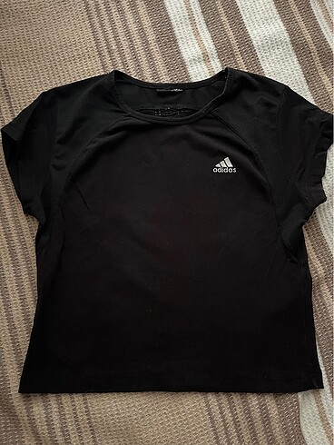 Adidas tişört