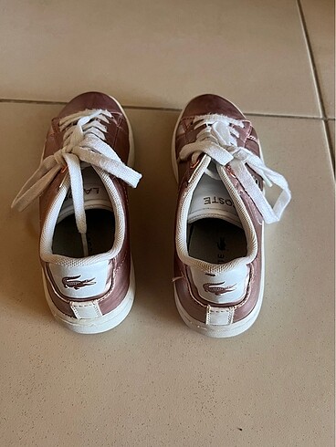 31 Beden Lacoste kız çocuk ayakkabı