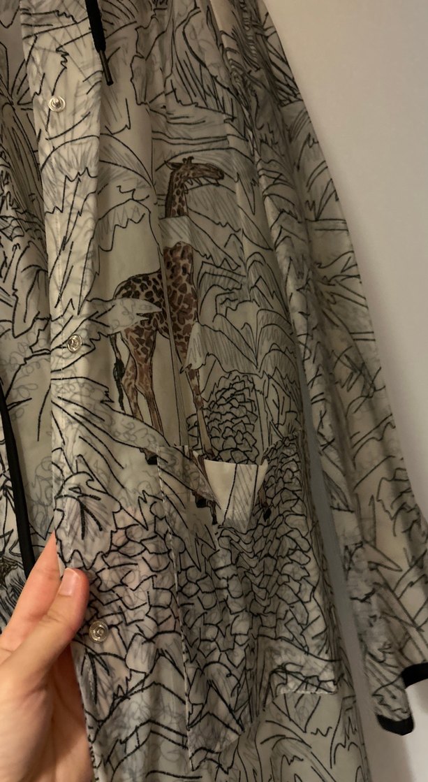 Şeffaf Desenli Uzun Kadın Yağmurluk - Görsel 5