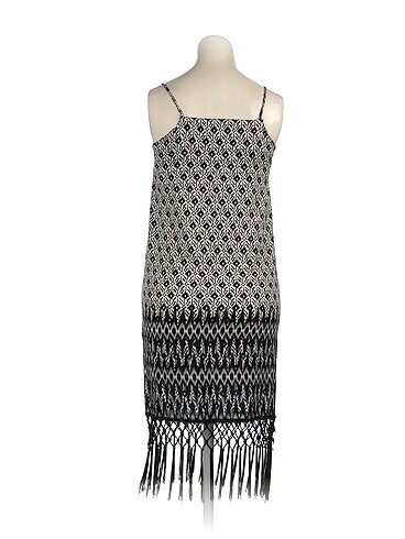 xs Beden PreLoved Kısa Elbise %70 İndirimli.