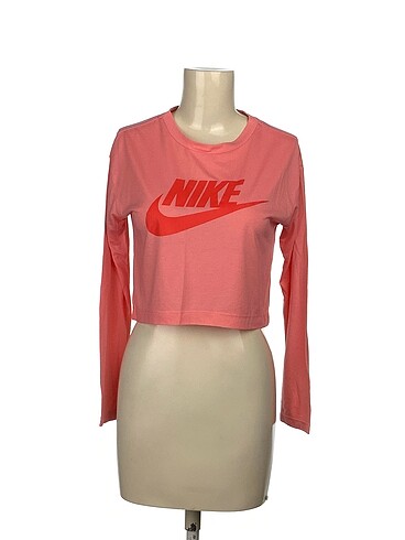Diğer T-shirt %70 İndirimli.
