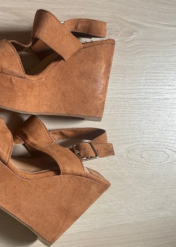 Bej Süet Kadın Dolgu Topuklu Sandalet - Görsel 4